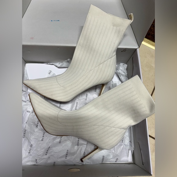 GUESS knit sock bootie sz 7.5 heel is 2.67 in - Picture 2 of 6